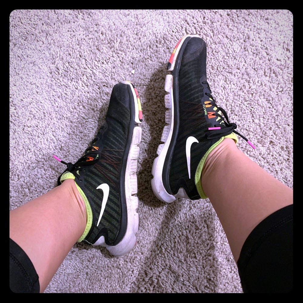 Nike tennis shoes
